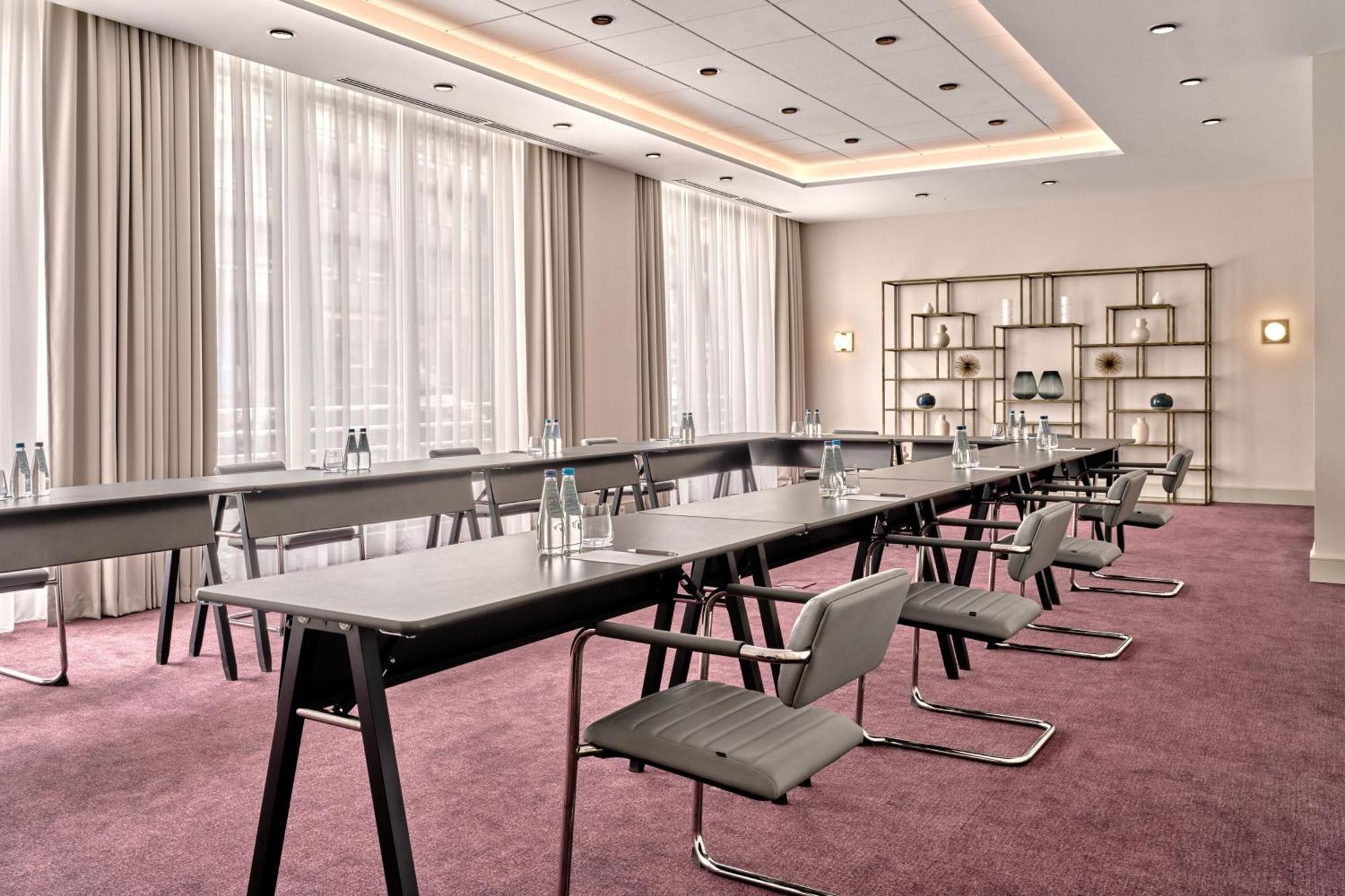 Sheraton Grand Варшава Екстериор снимка Meeting room