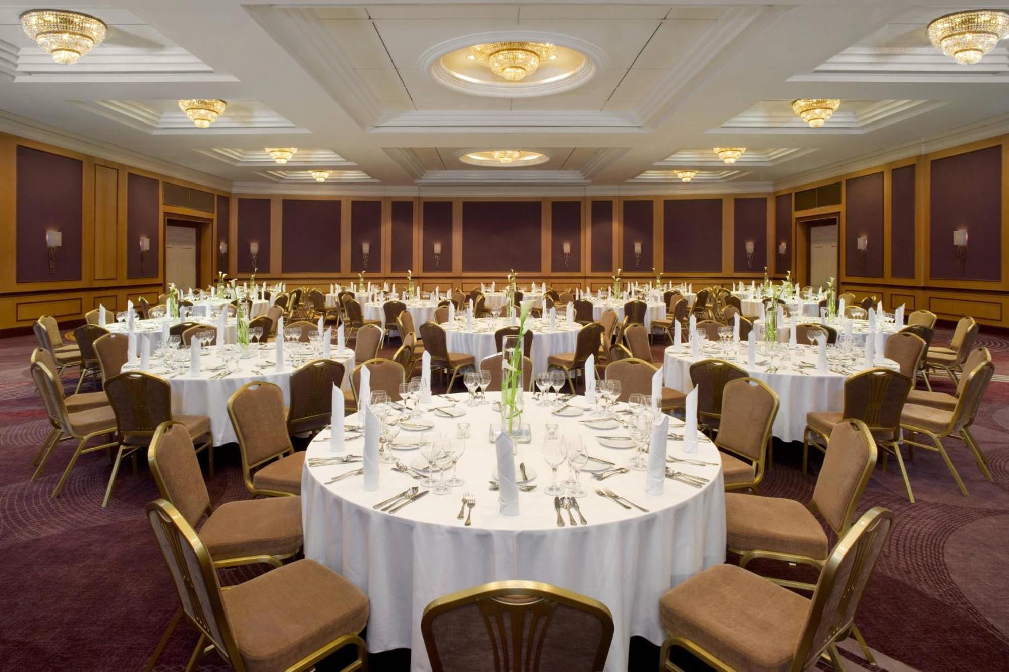Sheraton Grand Варшава Екстериор снимка The ballroom