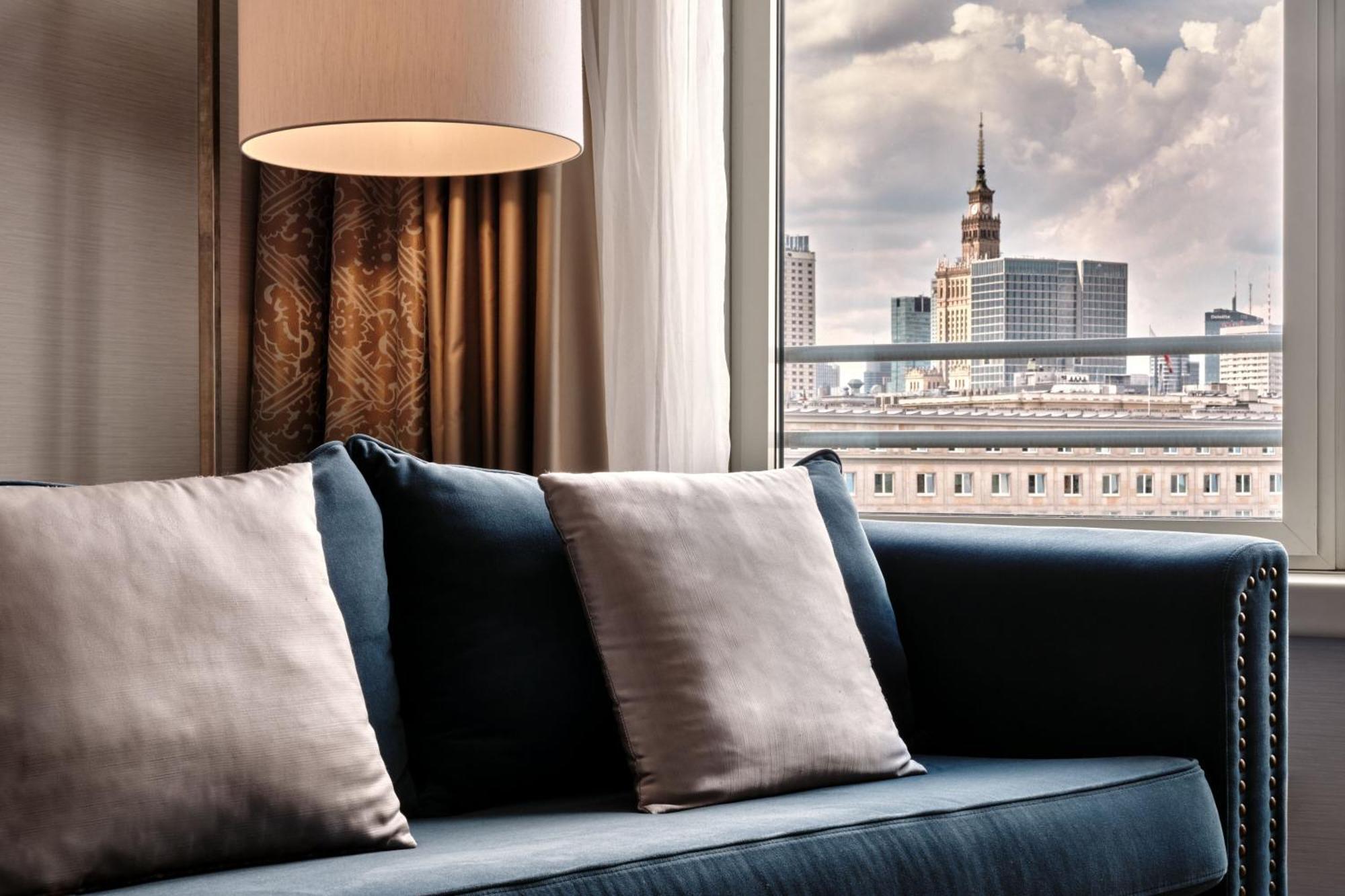Sheraton Grand Варшава Екстериор снимка A view of the city from a suite at the Mandarin Oriental, Munich