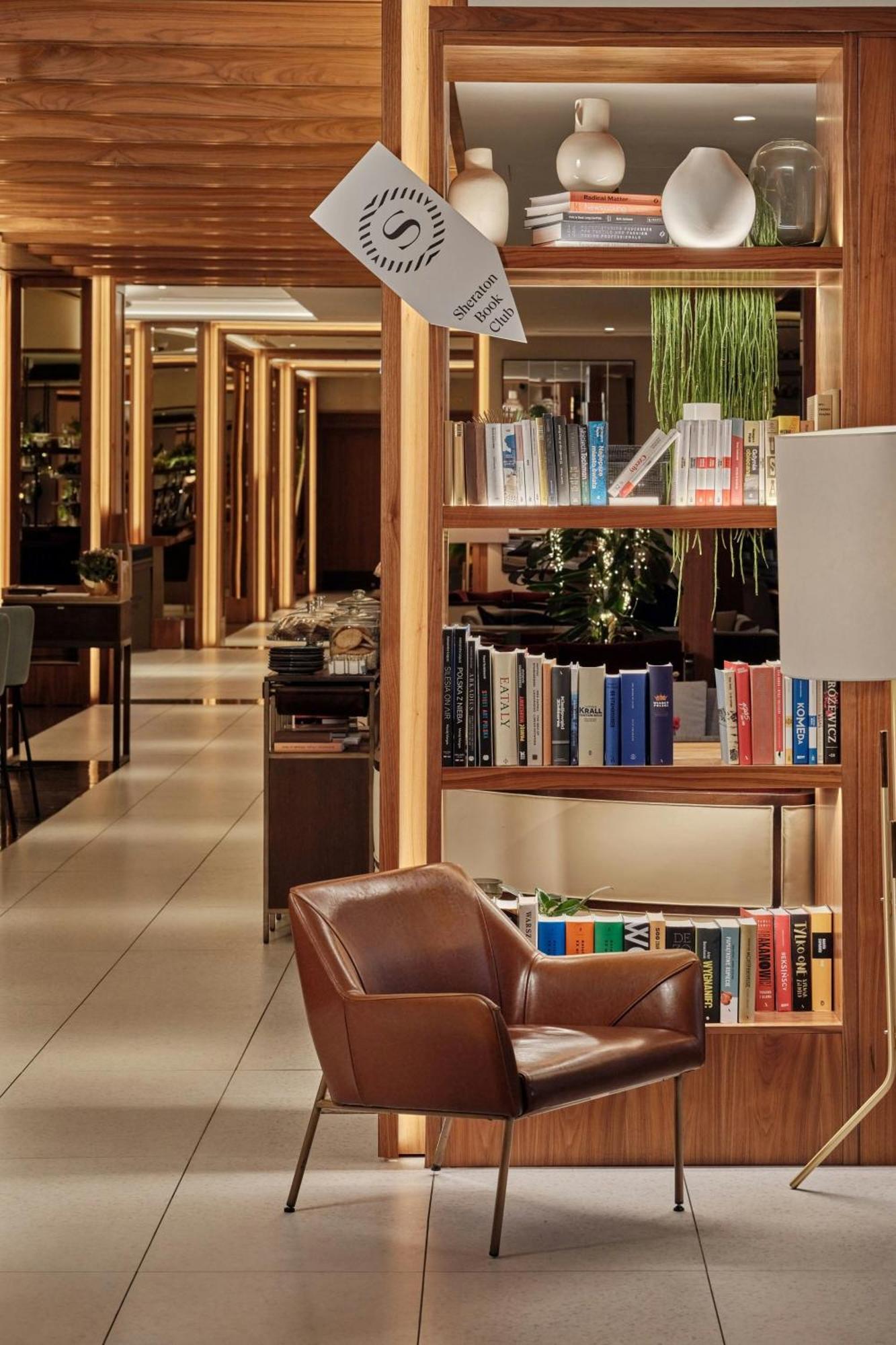 Sheraton Grand Варшава Екстериор снимка
