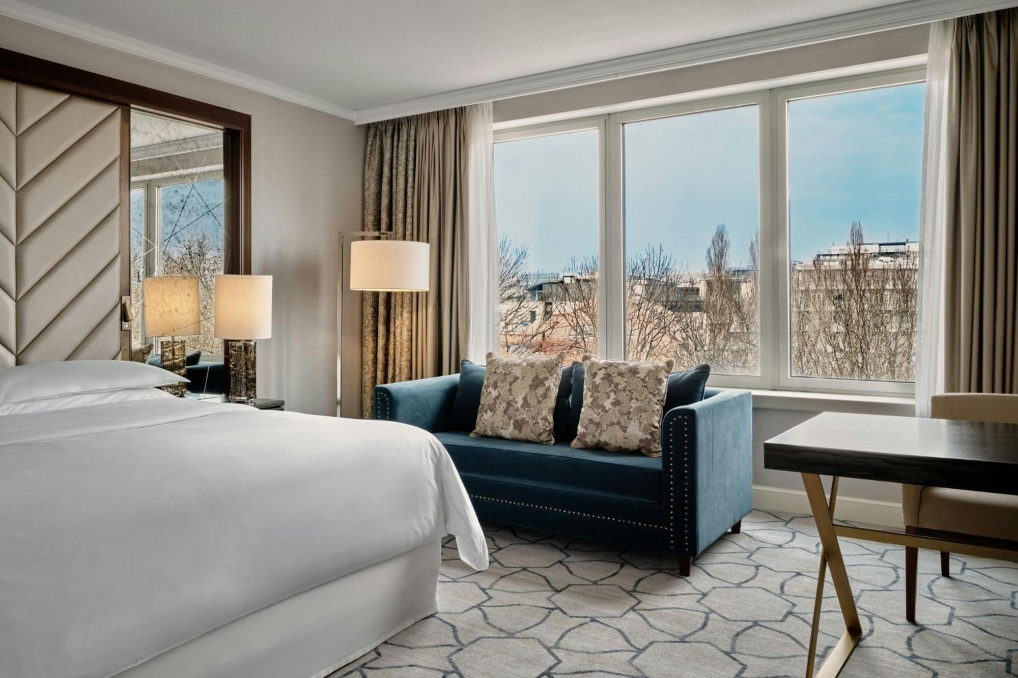 Sheraton Grand Варшава Екстериор снимка