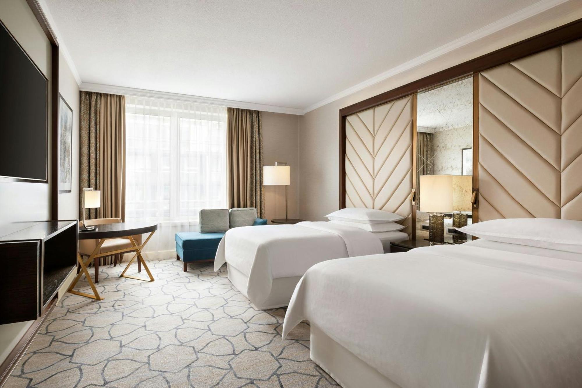 Sheraton Grand Варшава Екстериор снимка
