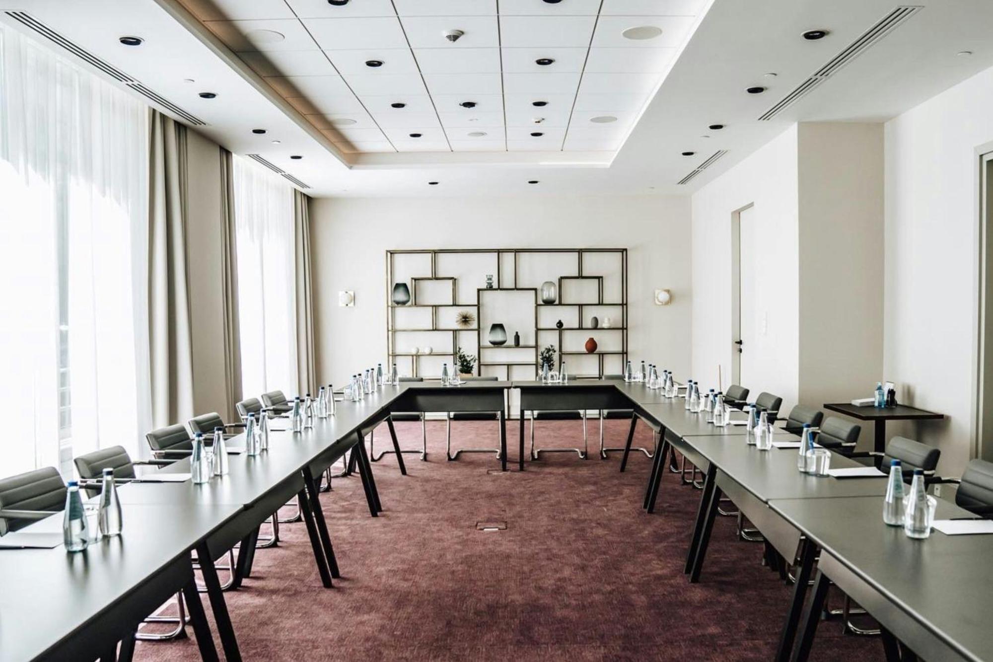 Sheraton Grand Варшава Екстериор снимка